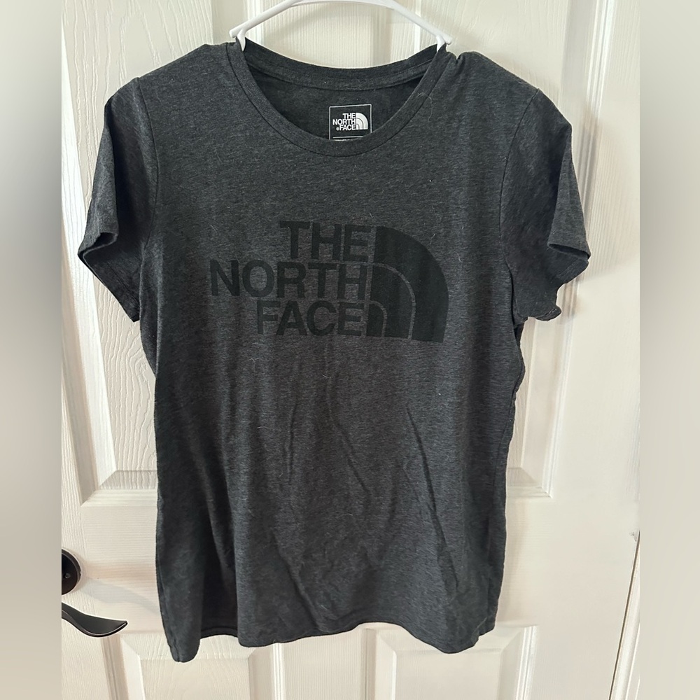 NORTH FACE Women’s T Shirt Size M Tee EUC